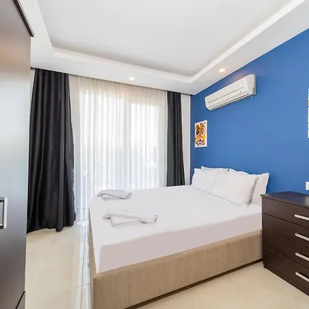 Refreshing Apartment With Backyard And Shared Pool In Serik, Antalya Βίλα *