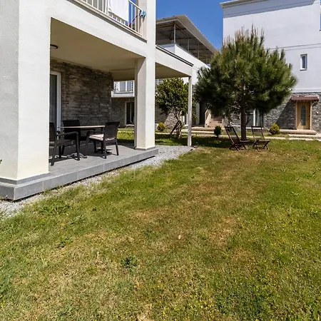 Villa Refreshing Apartment With Backyard And Shared Pool In Serik, Antalya